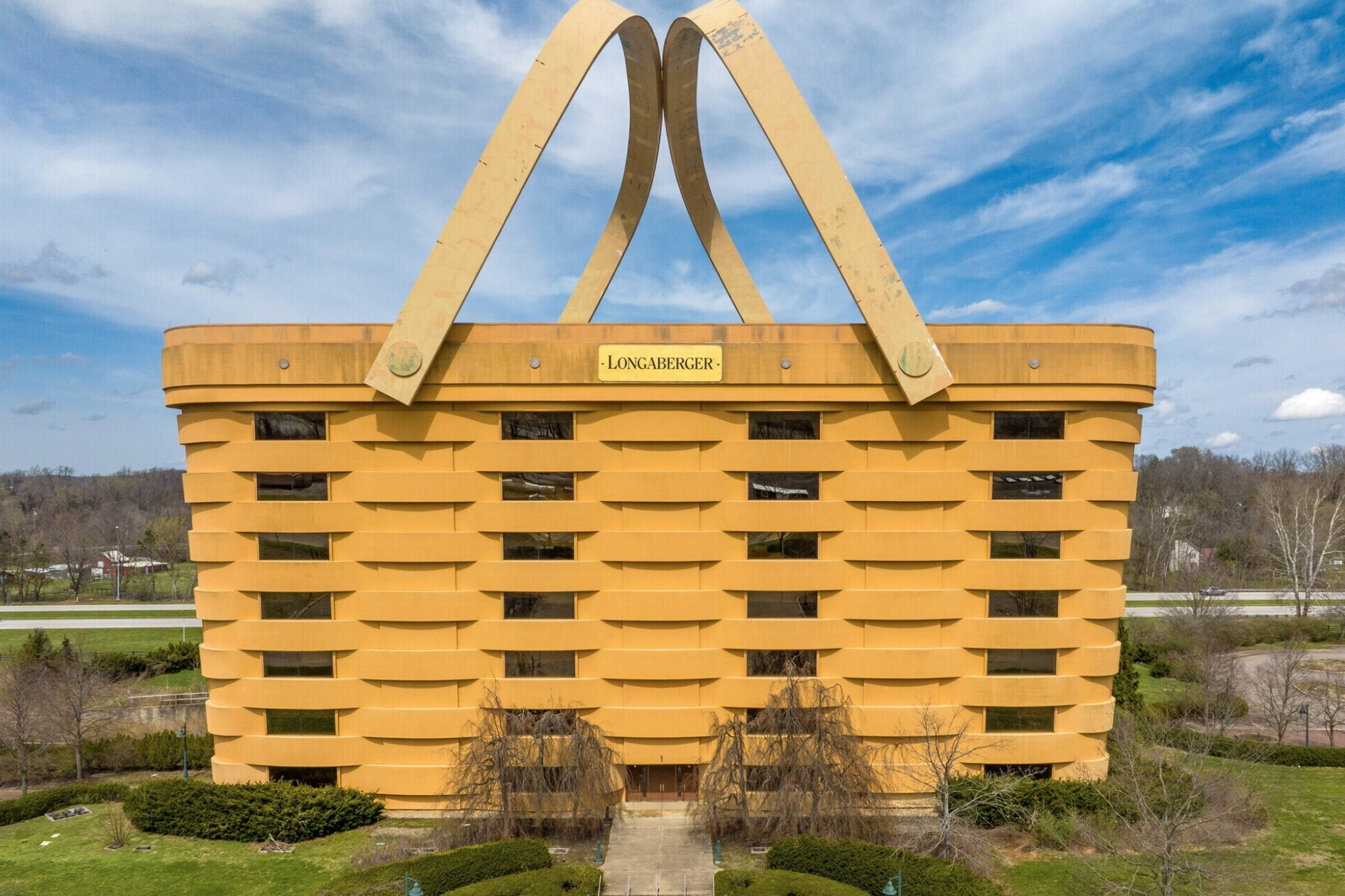Giant Picnic Basket-Shaped Office Building in Ohio Hits Market for $8.5M