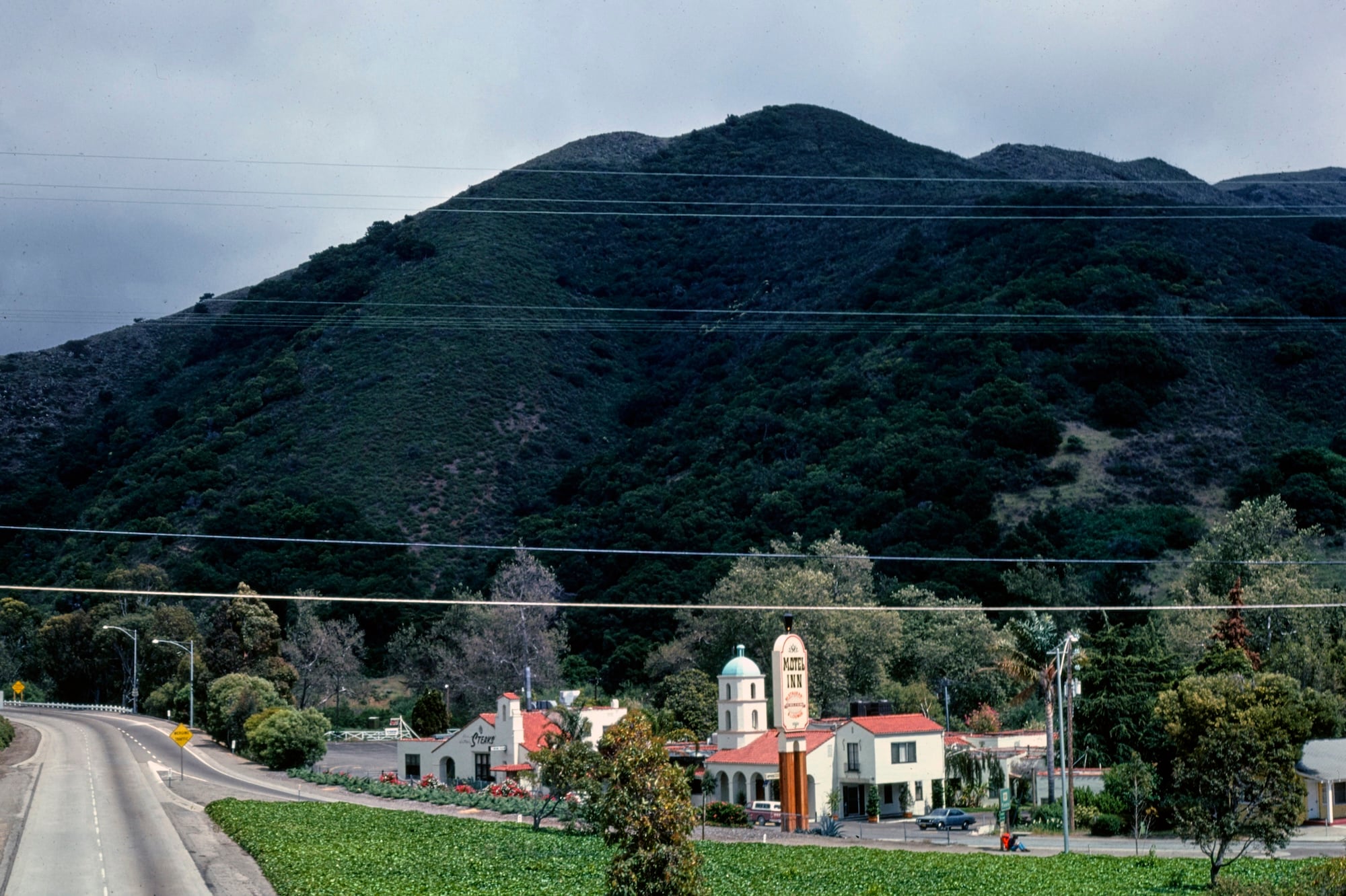 World’s First Motel Hits the Market on California’s Central Coast, Iconic Sign Included