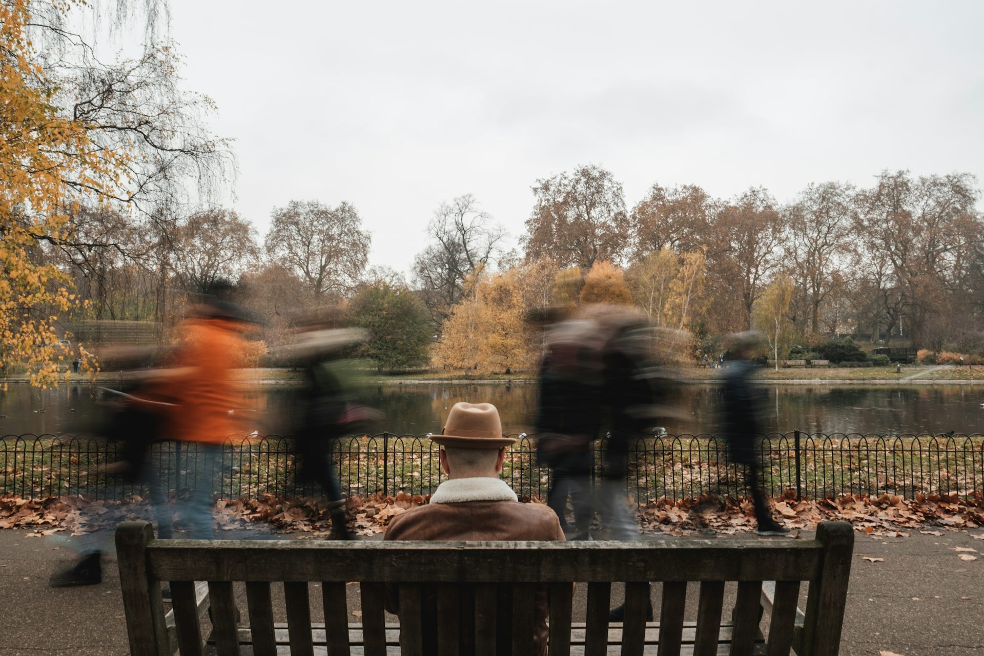 A Lot of Casual Friends, or Only a Few You’re Really Close With? New Research Questions That Trade‑Off